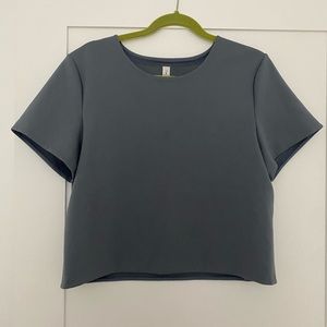 LULULEMON tee